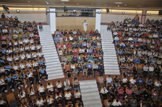 El Aula de Pacientes Dr. Negrín muestra a 370 escolares los problemas de salud derivados de la contaminación